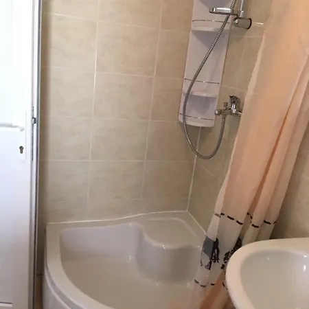 Angella Apartment *
